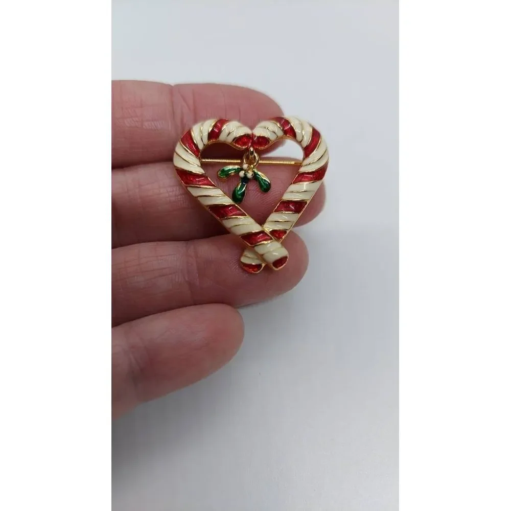Vintage Robyn Rush candy cane‎ heart brooch